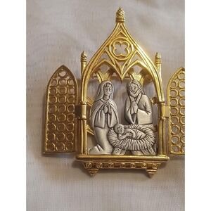 1980s JJ Vintage catholic Birth of Jesus Mary holy Family brooch